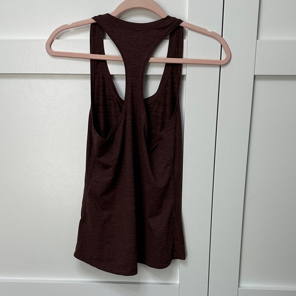 Vuori razor back tank Maroon size S - Picture 2 of 4